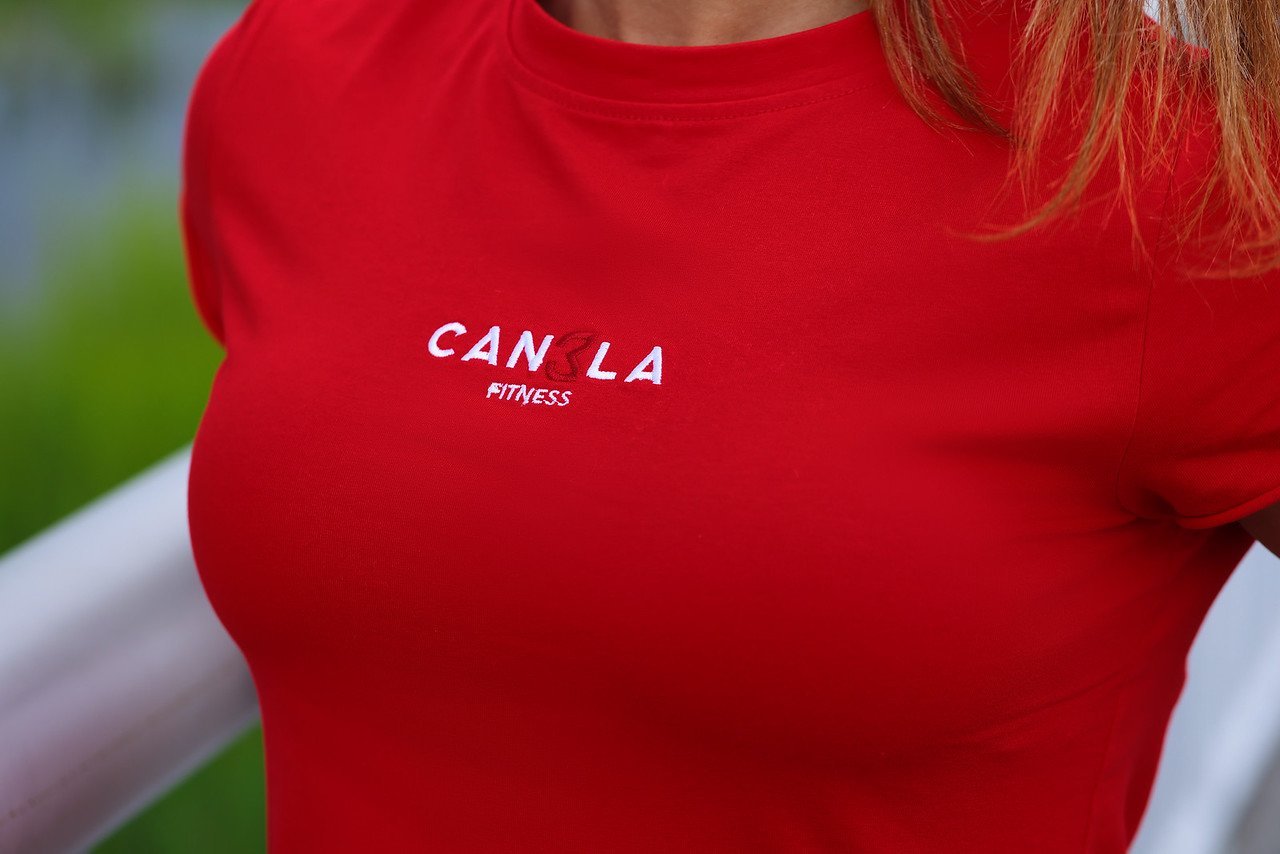 HIDE AND SEEK CANELA T-SHIRT - RED - CanelaFitness