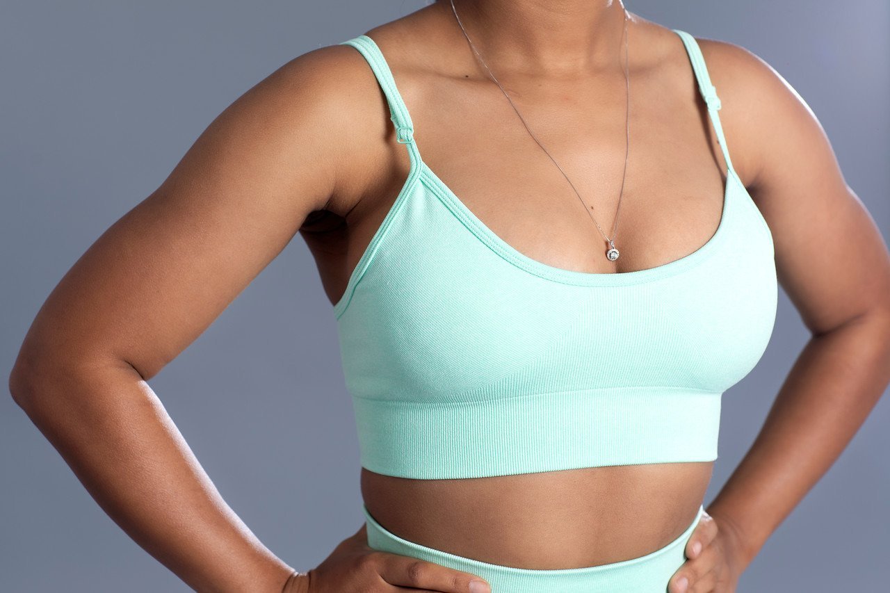 SEAMLESS SPORTS BRA - MINT GREEN - CanelaFitness